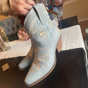 Dingo Primrose Bootie is dusty/light blue